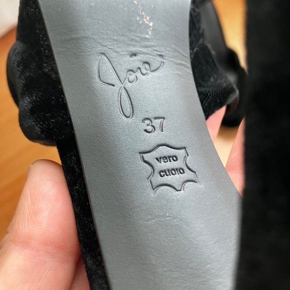 Joie size 7 black velvet platforms NWOT - Picture 2 of 2